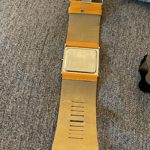 Elvis Presley Orange Sherbet Square Watch Need Battery - Picture 5 of 7